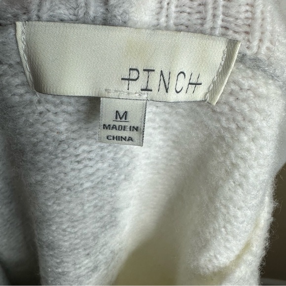 Pinch Grey White Sweater 🏀 - Picture 2 of 2